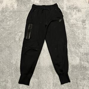 Nike Pants Womens Small Sportswear Tech Fleece Black Jogger Sweatpants CW 4292